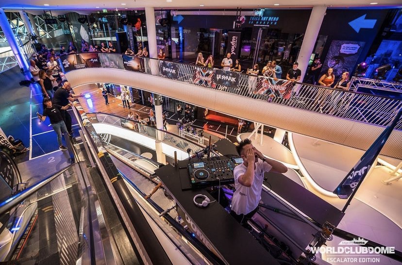 world-club-dome-festival-escalator-edition