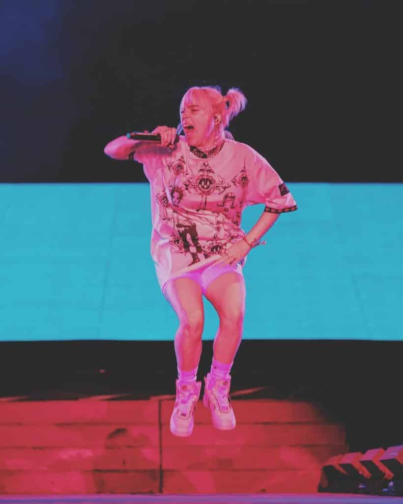 billie-eilish-perfoming-at-life-is-beautiful-festival