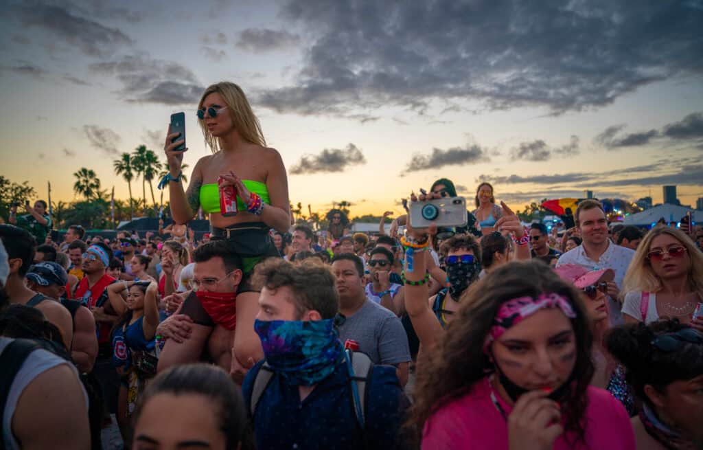 crowds-at-ultra-music-festival