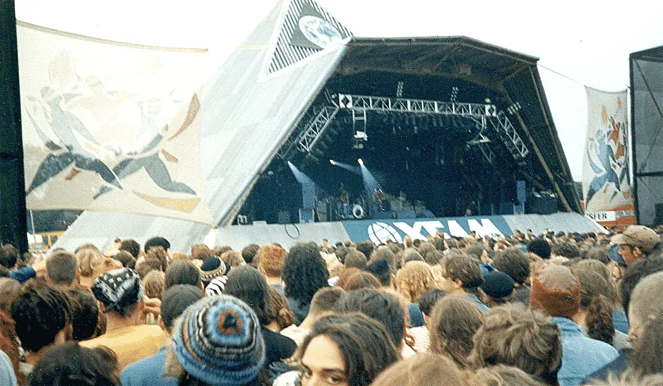 glastonbury-pyramid-stage-1993
