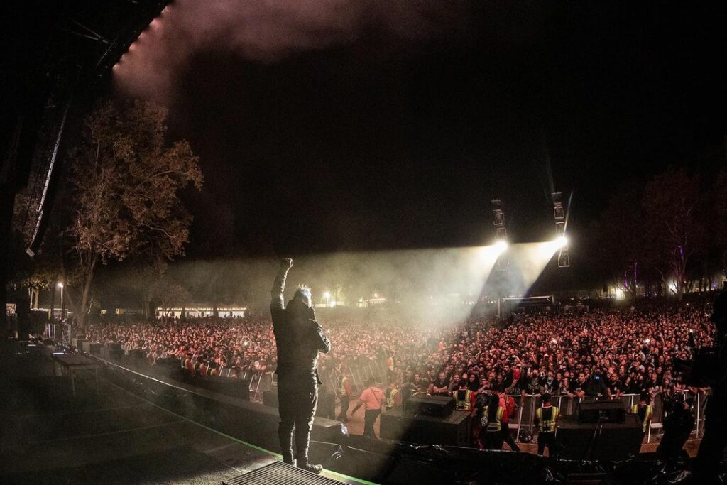 artist-on-stage-at-aftershock-festival