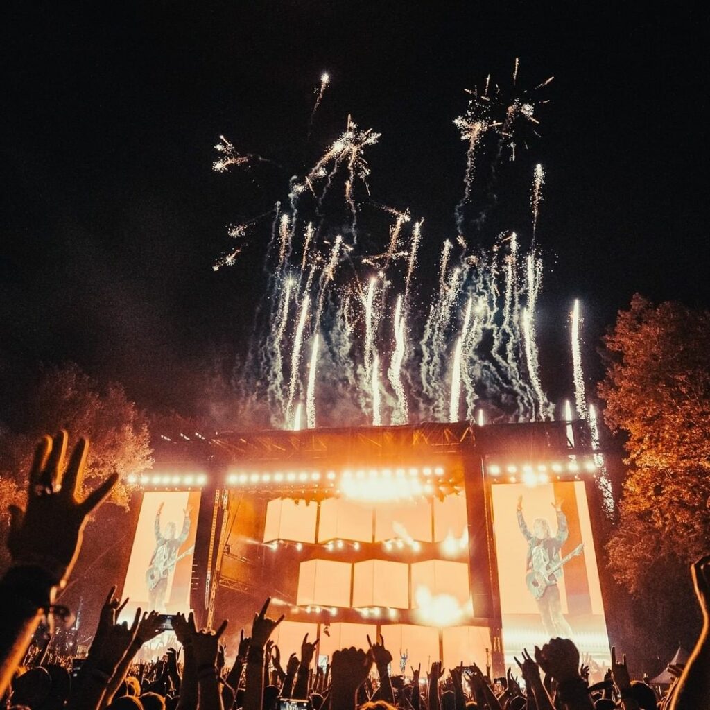 fireworks-at-the-main-stage-aftershock-festival