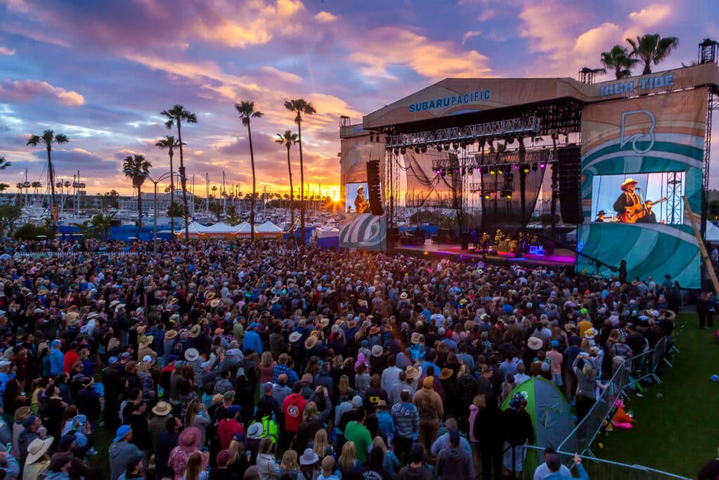 beachlife-festival-stage-at-sunset