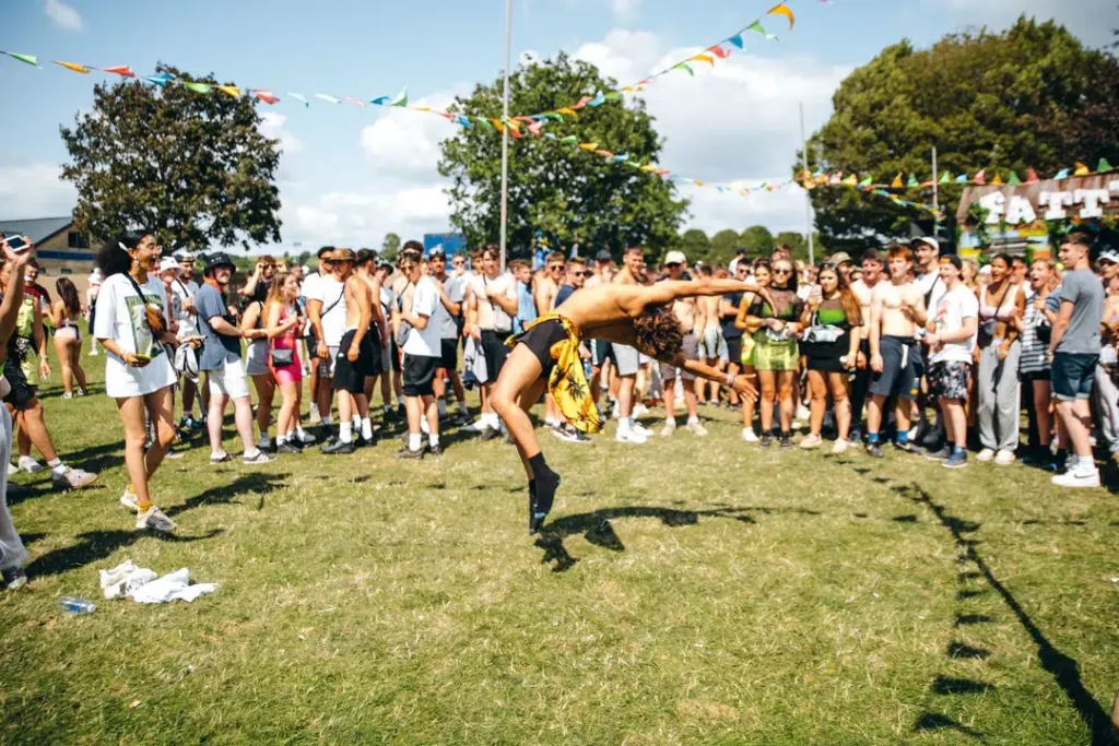 breakdancing-tournament-at-nass-festival