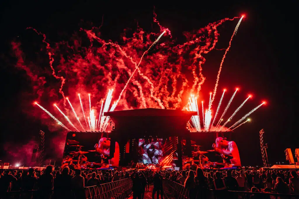 fireworks-at-main-stage-reading-festival