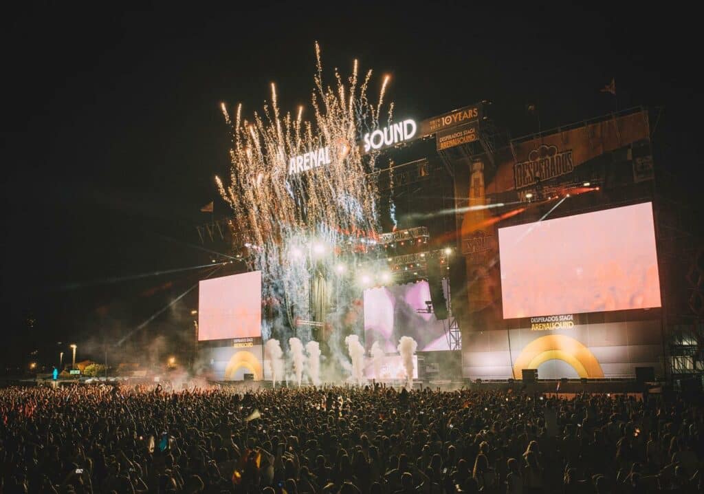 main-stage-at-arenal-sound-festival