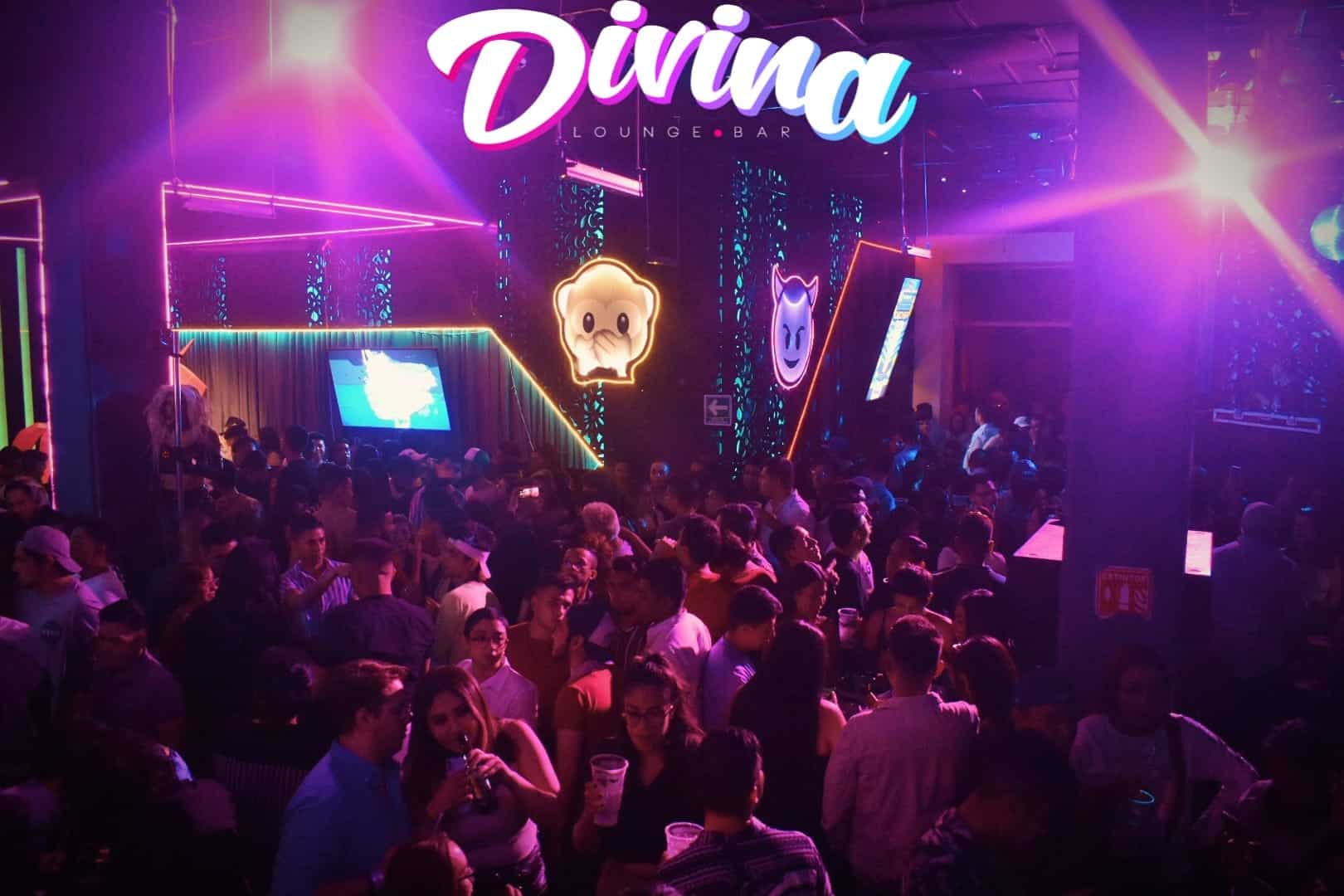 party at Divina Bar Mexico City