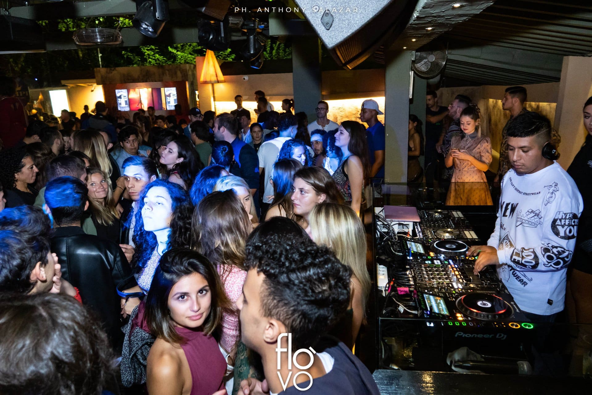 party at Flo Lounge Bar Florence