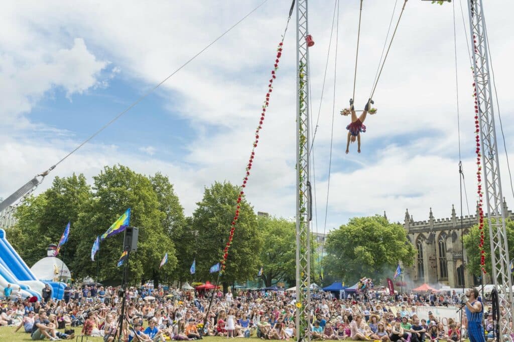 cirque-bijou-at-bristol-harbour-festival