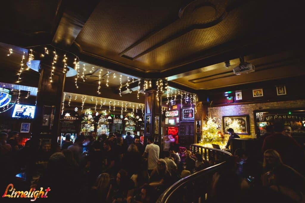 interior-of-katy-s-bar-in-belfast