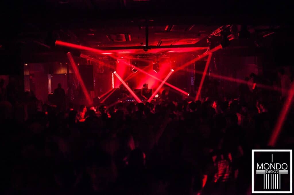 laser-shows-at-mondo-disko-nightclub-madrid