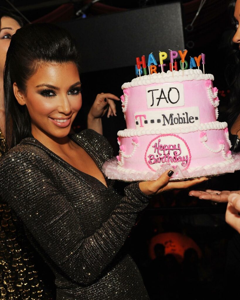 kim-kardashian-celebrating-her-birthday-at-tao-las-vegas