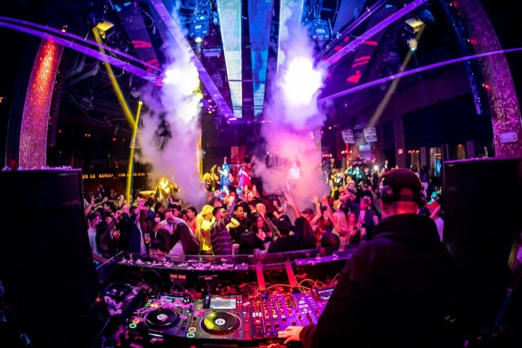 dj-playing-in-front-of-crowds-at-tao-las-vegas