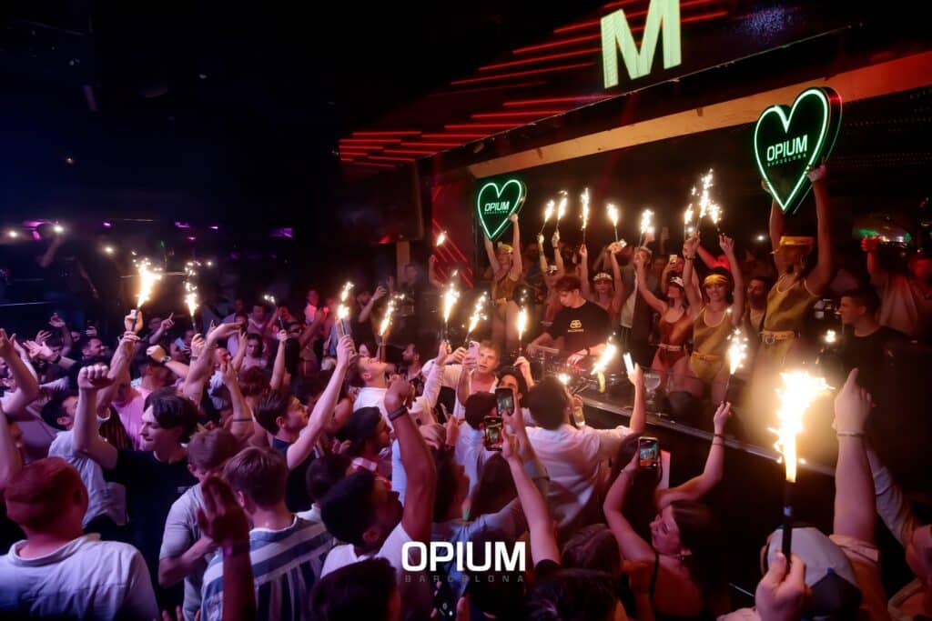 people-partying-at-opium-barcelona