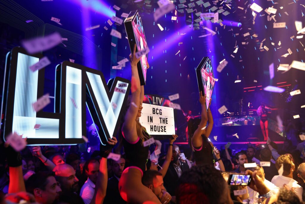 bottle-girls-at-liv-miami