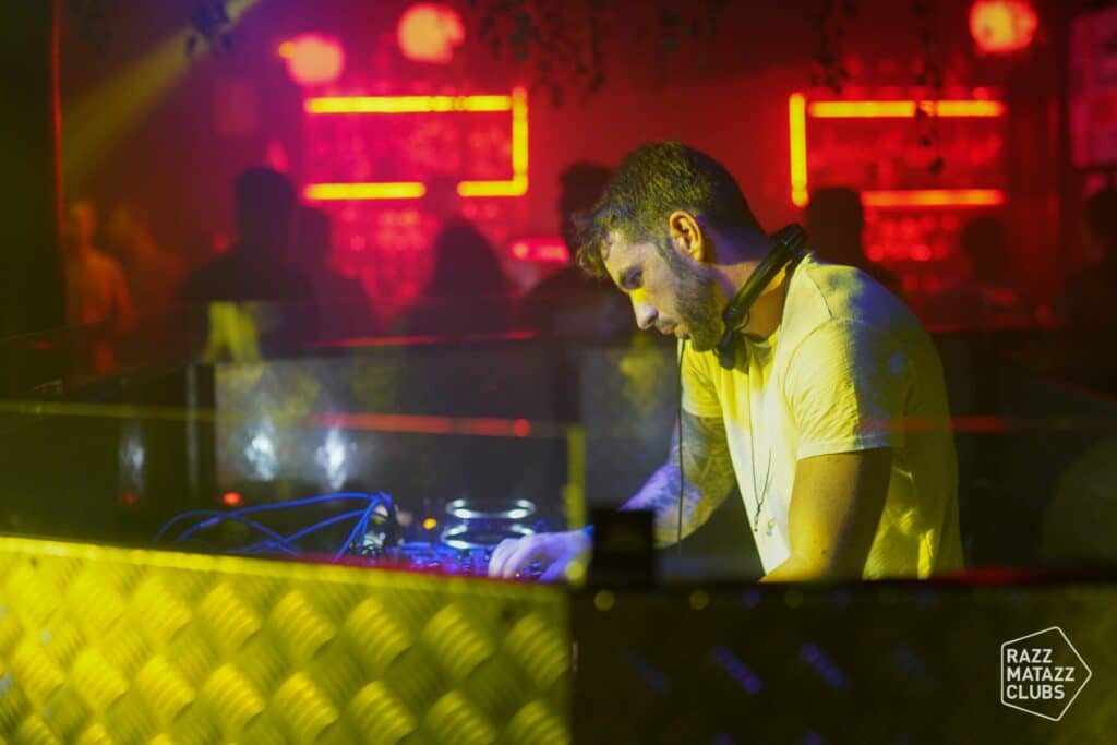 dj-playing-at-razzmatazz-barcelona