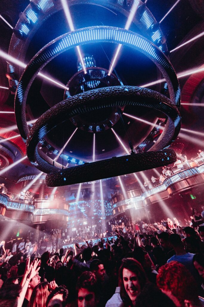 kinetic-chandelier-at-omnia-las-vegas