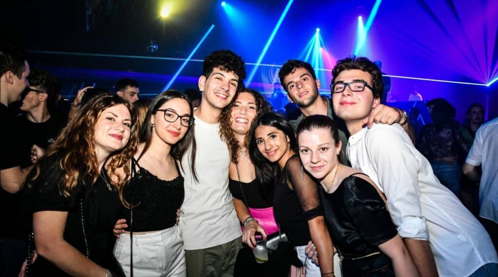 group-of-people-at-alcatraz-milan