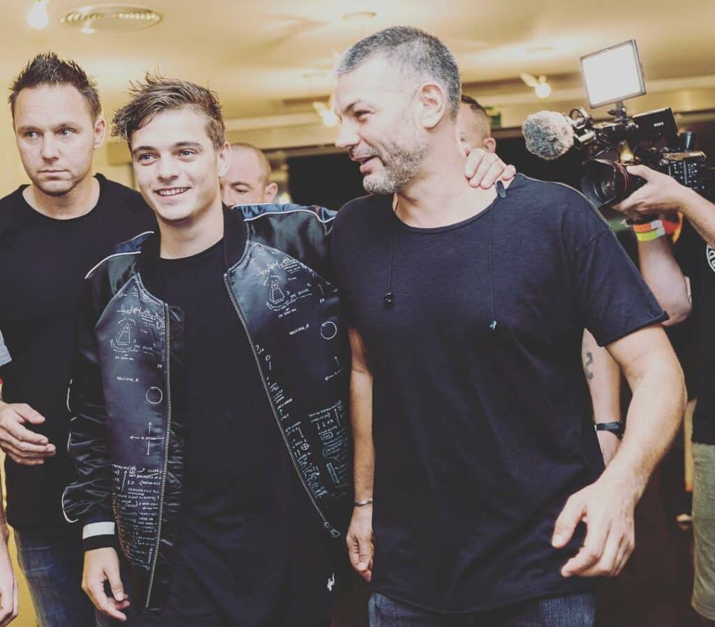 yan-pissenem-next-to-martin-garrix