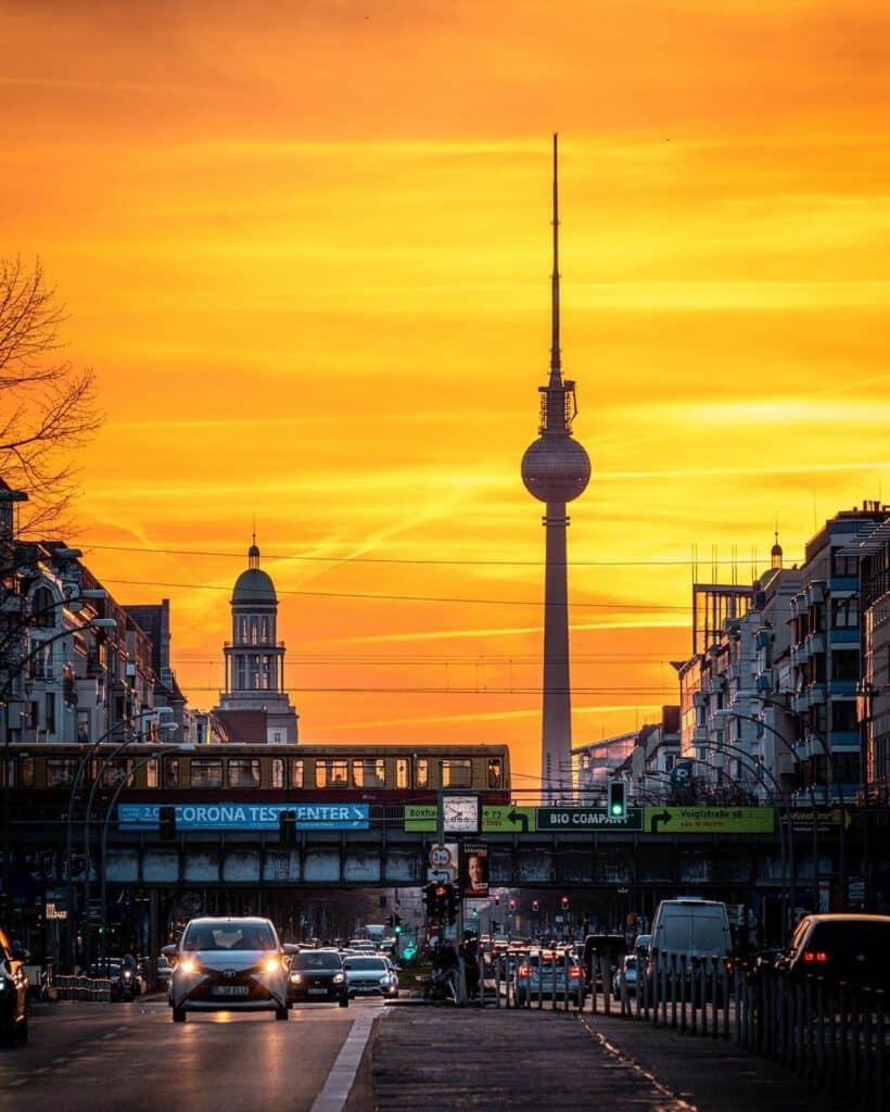 streets-at-sunset-in-berlin-lichtenberg