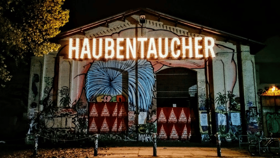 Haubentaucher-berlin-entrance