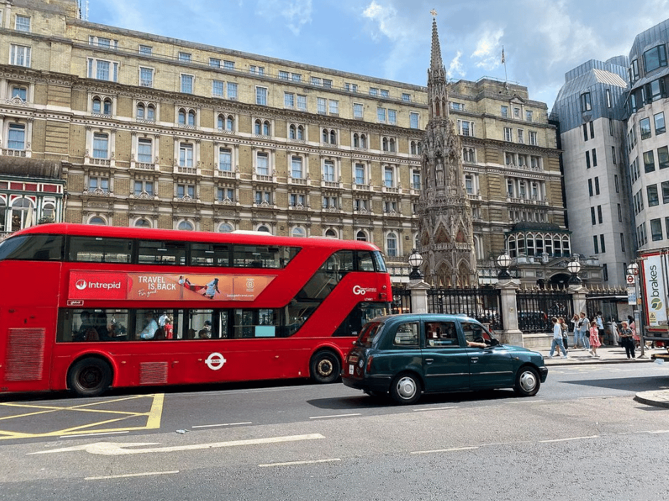 bus-on-charing-cross-street-london