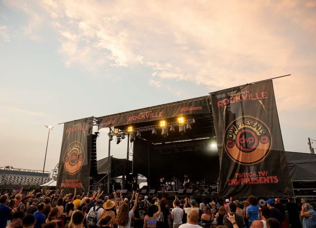 stage-at-Welcome-to-Rockville-Festival