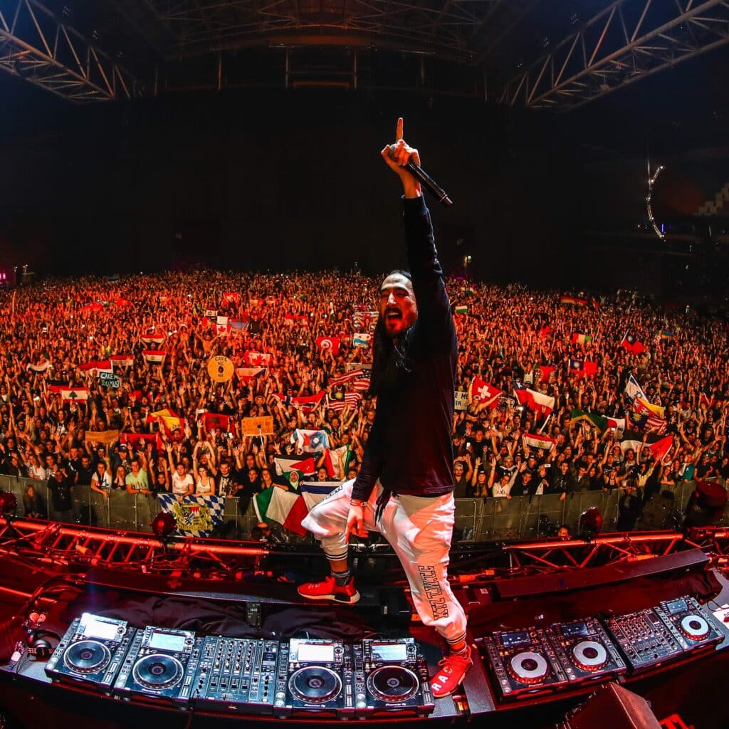 steve-aoki-performing-at-Amsterdam-Music-Festival