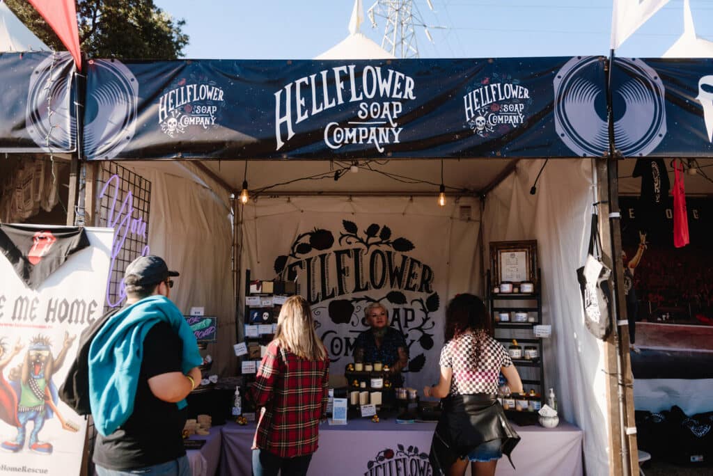 merch-market-at-Welcome-to-Rockville-Festival