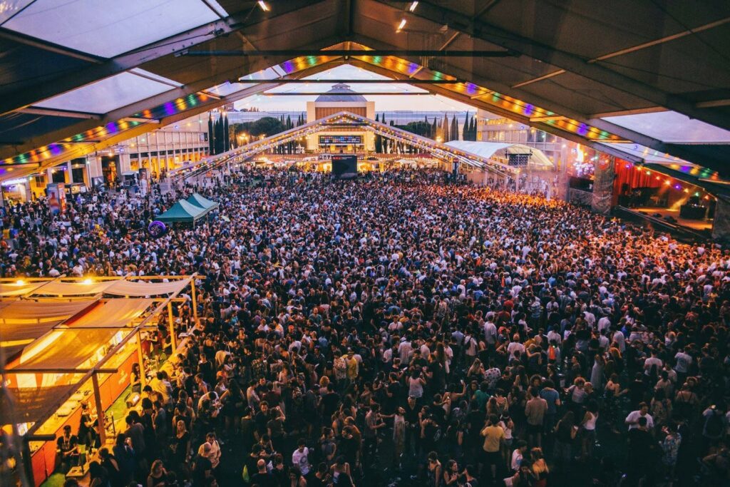 crowds-at-sonar-festival-in-barcelona