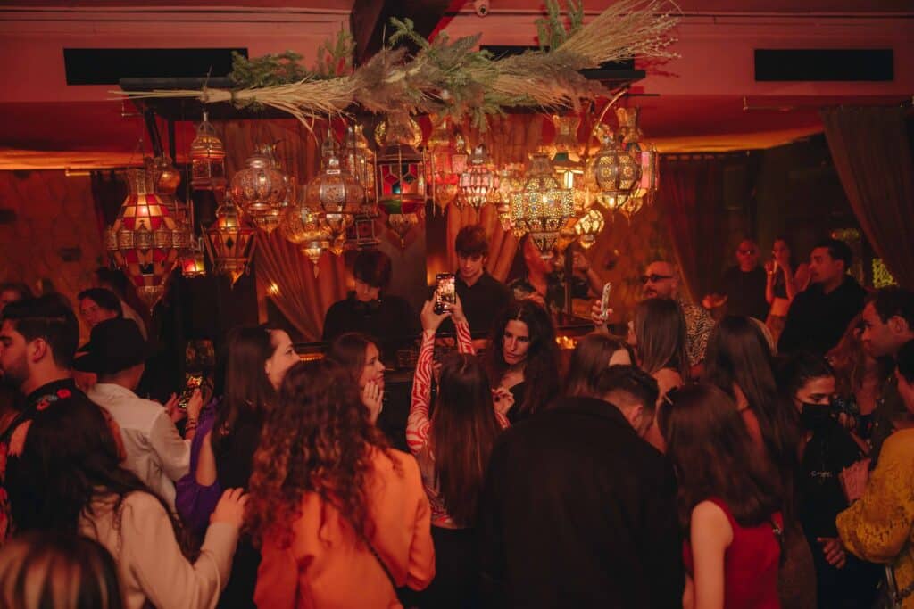 people-partying-inside-comptoir-darna-marrakesh 