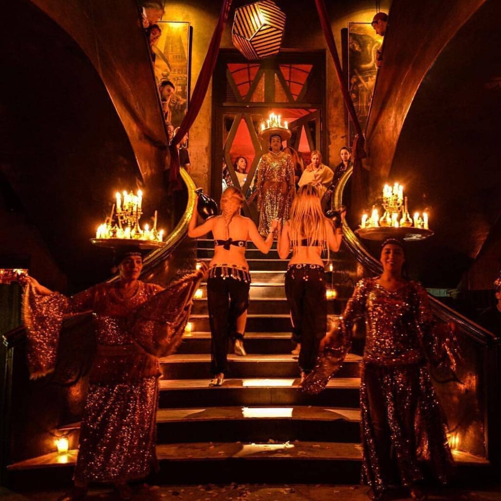 dancers-at-comptoir-darna-marrakesh 