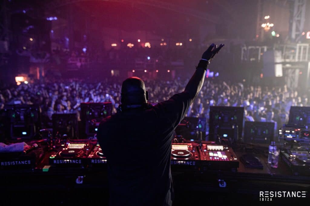 carl-cox-playing-music-in-front-of-crowds-at-privilege-ibiza