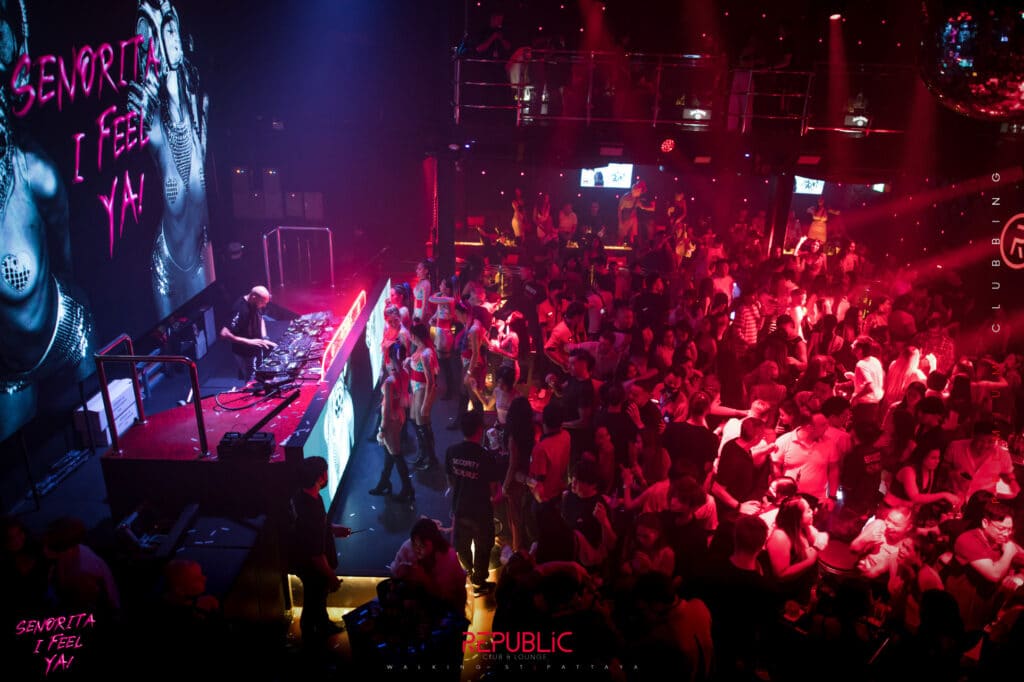 party at Republic Club & Lounge Pattaya