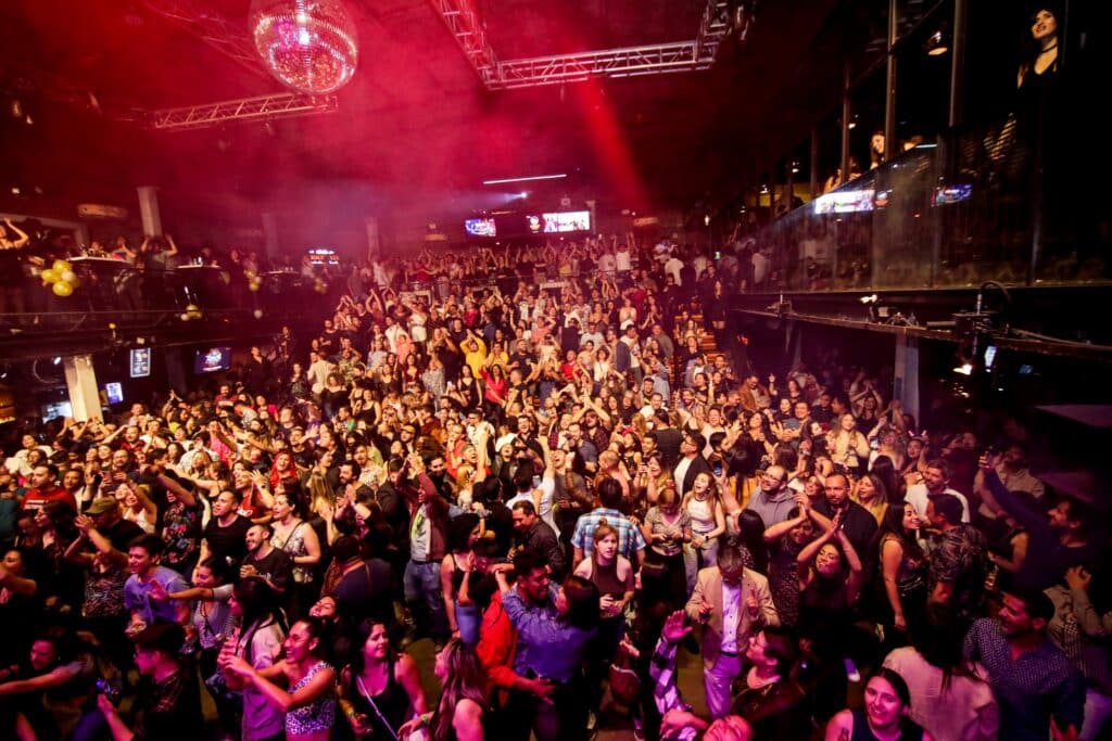 crowds-dancing-and-partying-at-Club-Chocolate-Santiago