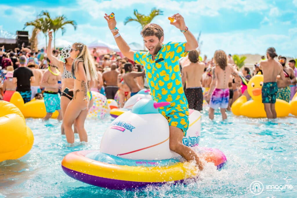 pool-party-at-imagine-festival