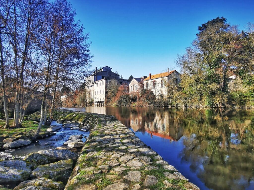 alley-in-clisson-france