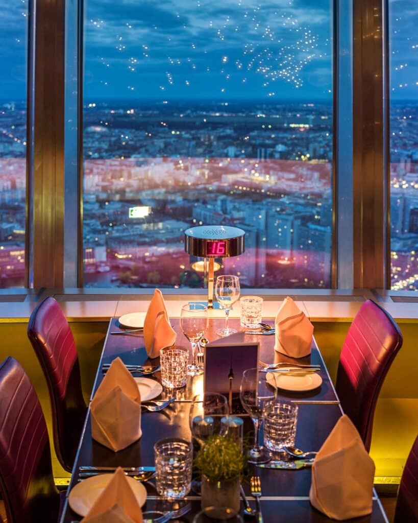 panoramic-dinner-at-berlin-tv-tower