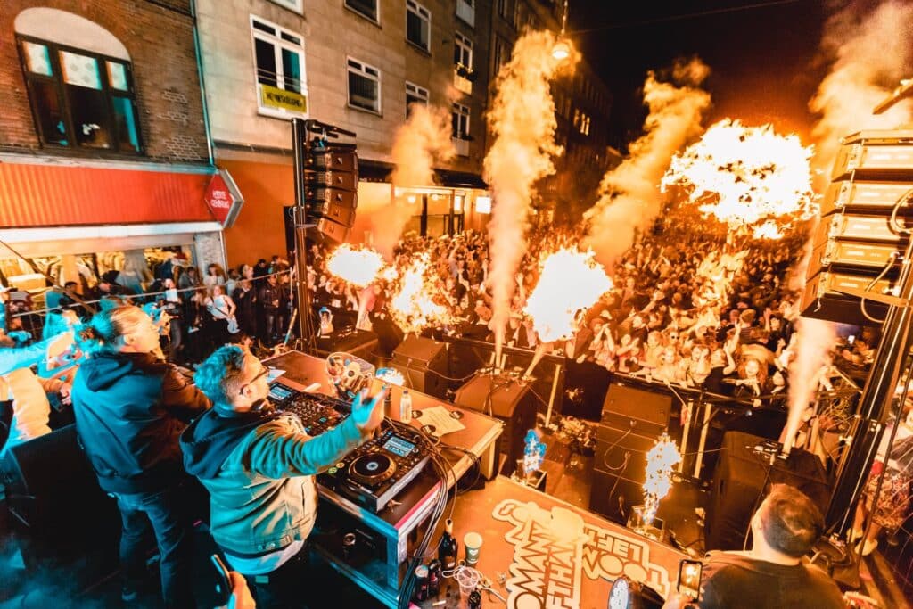 street-parties-during-distortion-festival