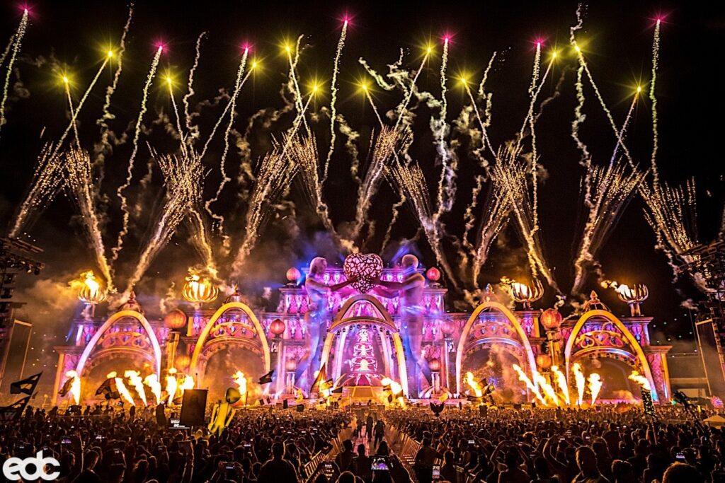 fireworks-show-at-edc-festival-las-vegas