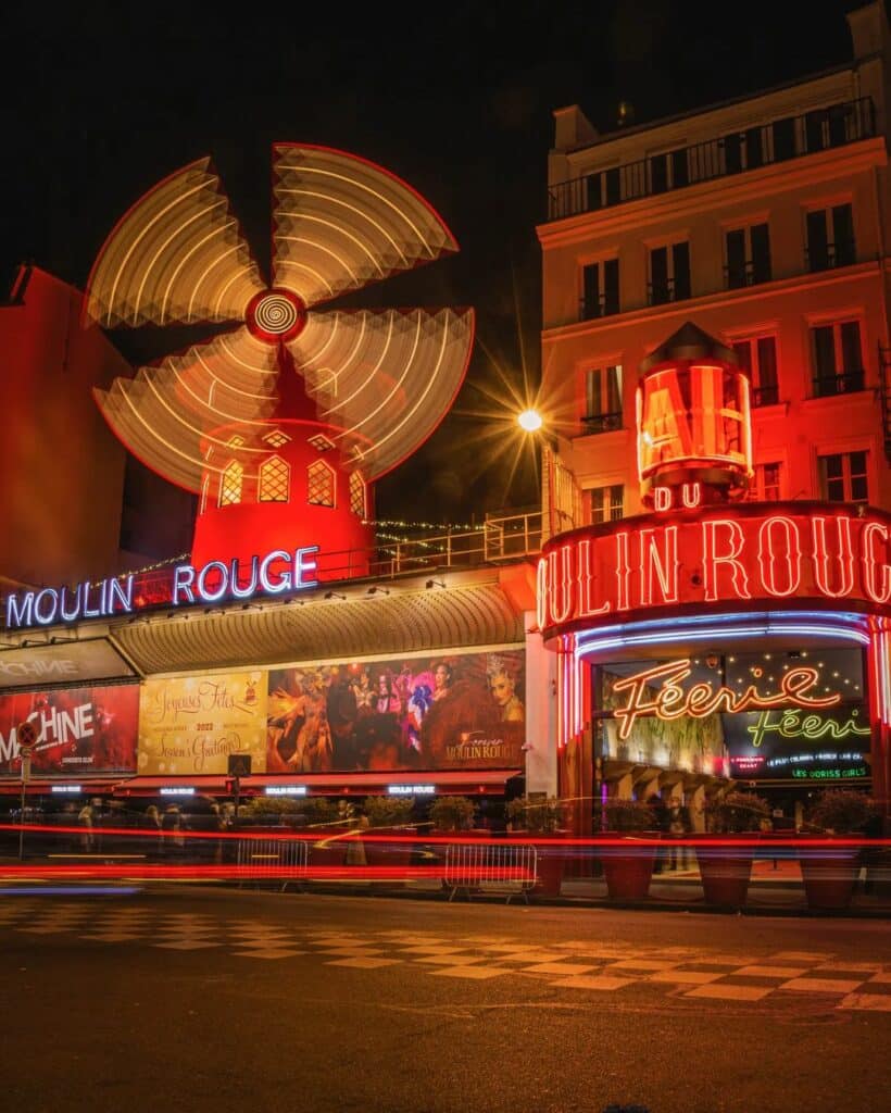 la-moulin-rouge-instagrammable-spot-in-paris