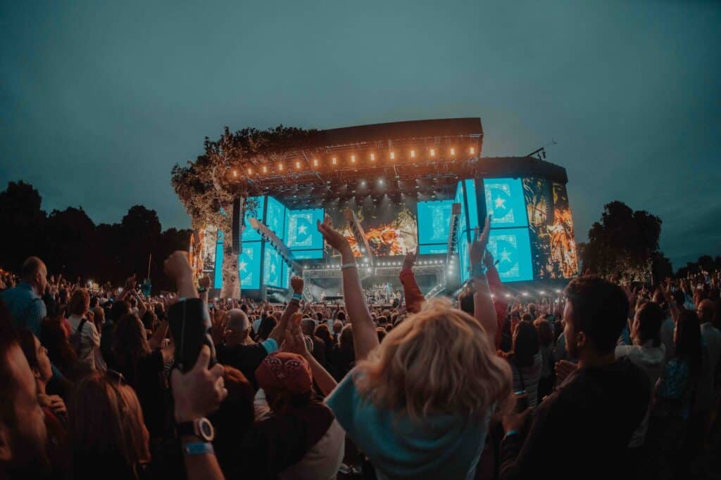 people-in-front-of-stage-at-bts-hyde-park-festival