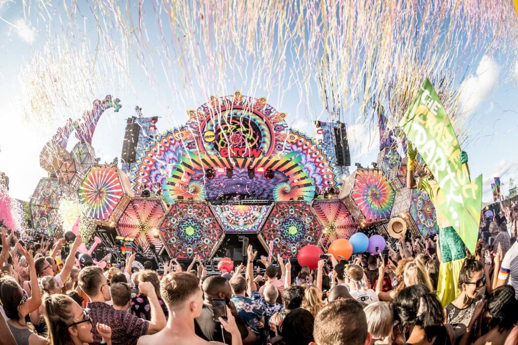 stage-design-at-elrow-town-festival-london