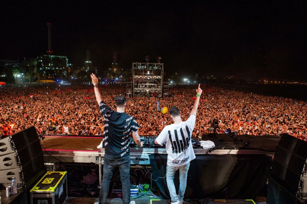 two-djs-perfoming-on-stage-at-BBF-Barcelona-Beach-Festival