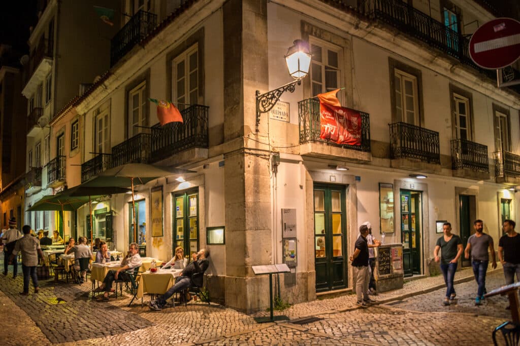 nightlife-chiado-lisbon