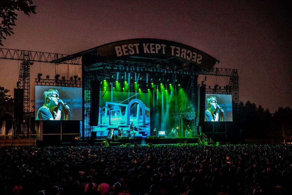 stage-at-best-kept-secret-festival