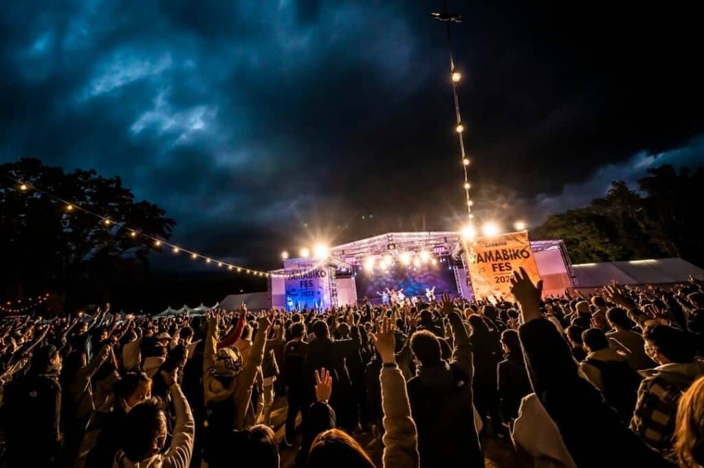 stage-at-yamabiko-festival-with-crowd