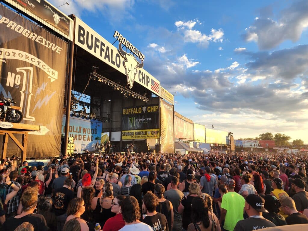 people-in-front-of-stage-Sturgis-Buffalo-Chip