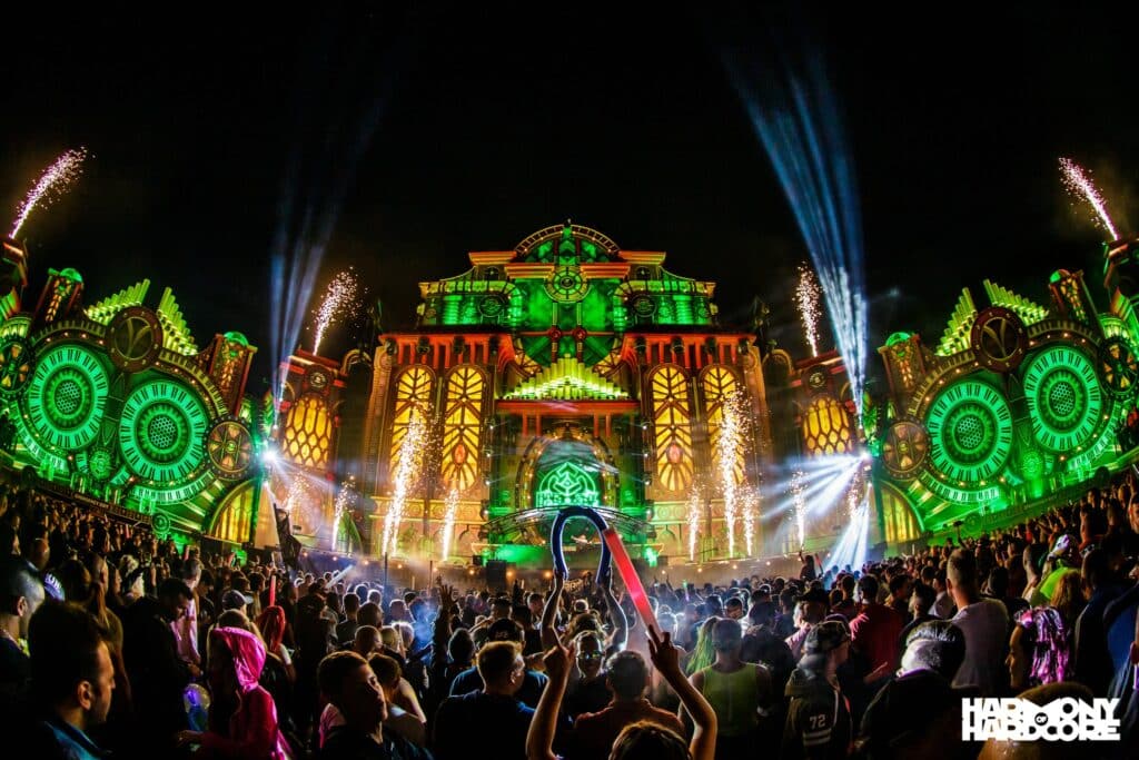 crowds-raving-in-front-of-stage-at-harmony-of-hardcore-festival