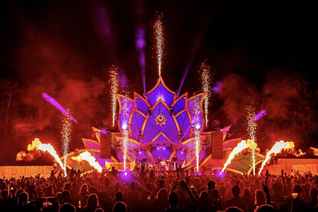 stage-at-sunrise-festival-belgium